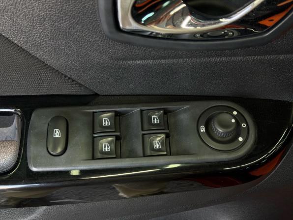 Renault Kaptur I с пробегом 2016 года, цена 1 399 000 рублей, 145000 км, внедорожник, Автокод Объявления
