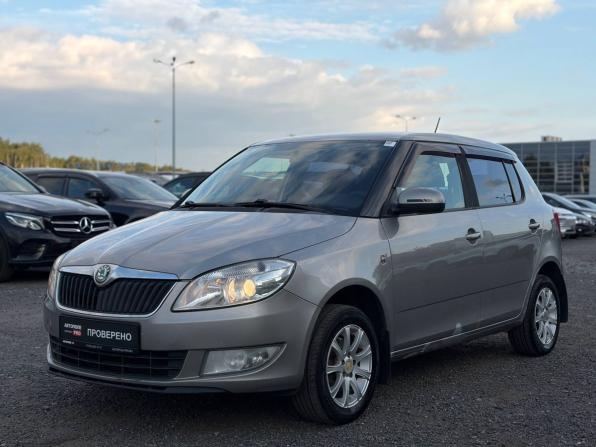 Skoda Fabia II Рестайлинг с пробегом 2011 года, цена 375 000 рублей, 286701 км, хэтчбек, Автокод Объявления