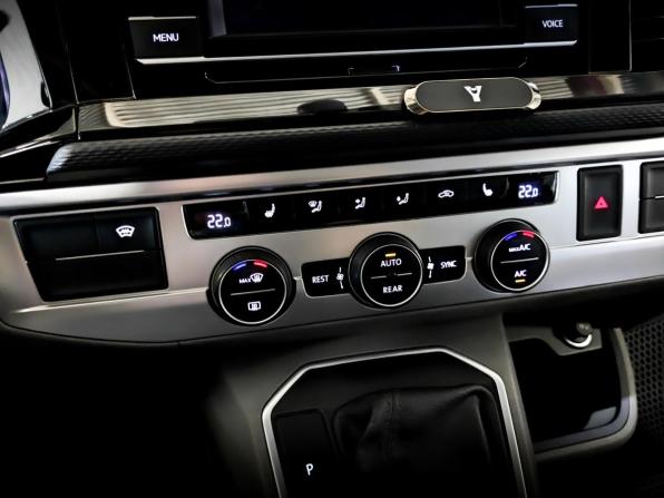 Volkswagen Caravelle T6 Рестайлинг с пробегом 2020 года, цена 3 950 000 рублей, 162597 км, минивэн, Автокод Объявления