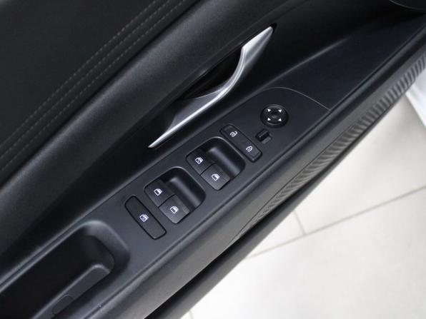 Hyundai Elantra VII (CN7) с пробегом 2020 года, цена 1 799 900 рублей, 135095 км, седан, Автокод Объявления