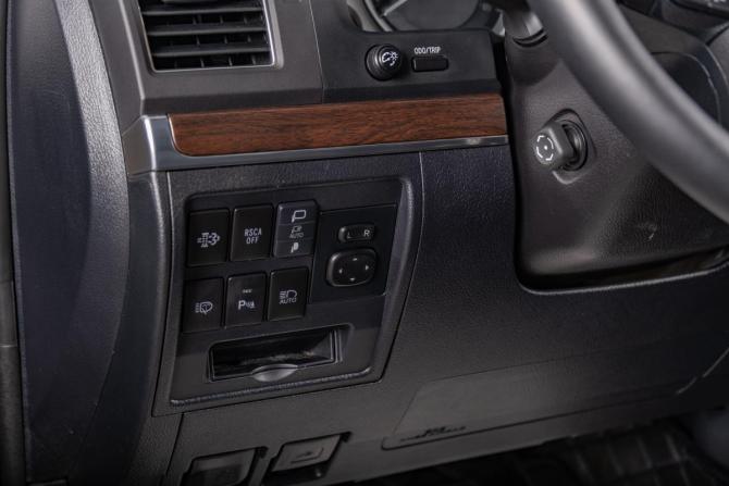 Toyota Land Cruiser 200 Series Рестайлинг 2 с пробегом 2018 года, цена 6 699 000 рублей, 155000 км, внедорожник, Автокод Объявления