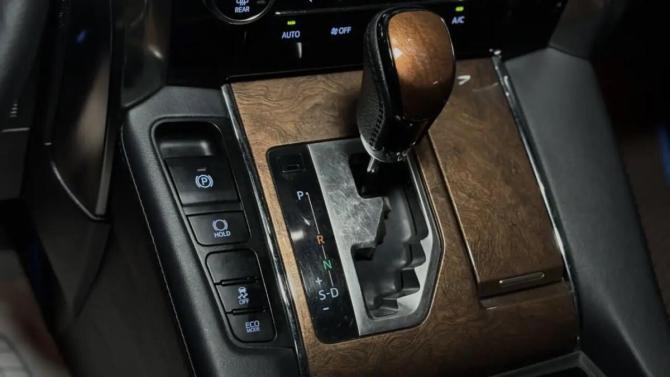 Toyota Alphard III с пробегом 2015 года, цена 3 250 000 рублей, 376772 км, минивэн, Автокод Объявления