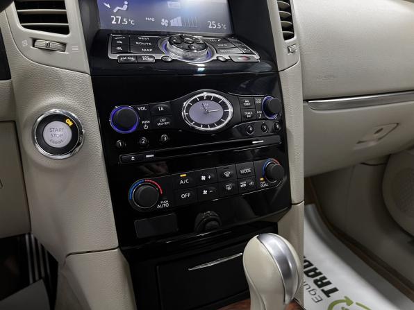 Infiniti QX70 с пробегом 2014 года, цена 1 985 000 рублей, 171441 км, внедорожник, Автокод Объявления