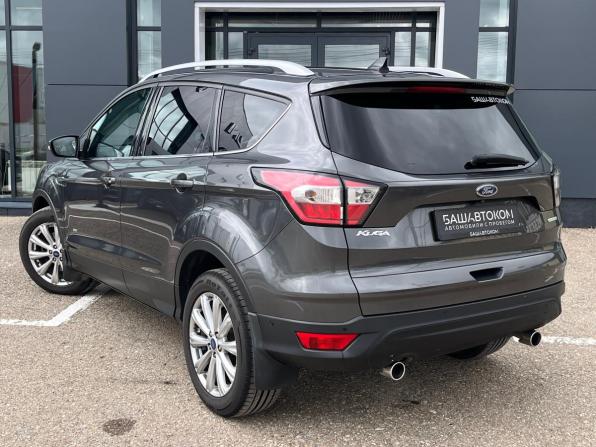 Ford Kuga II Рестайлинг с пробегом 2017 года, цена 1 450 000 рублей, 167050 км, внедорожник, Автокод Объявления