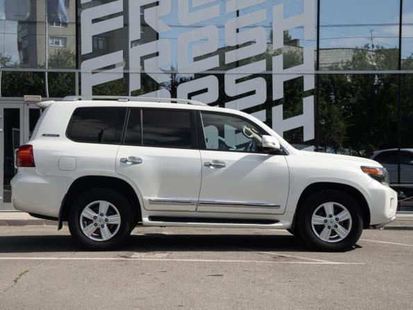 Toyota Land Cruiser 200 Series Рестайлинг 1 с пробегом 2015 года, цена 4 690 000 рублей, 162206 км, внедорожник, Автокод Объявления