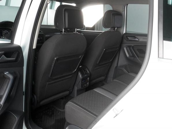 Volkswagen Tiguan II с пробегом 2018 года, цена 2 489 000 рублей, 98081 км, внедорожник, Автокод Объявления