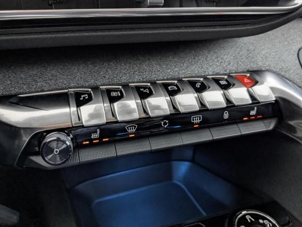 Peugeot 3008 II с пробегом 2019 года, цена 2 250 000 рублей, 65108 км, внедорожник, Автокод Объявления