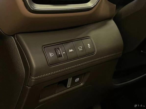 Hyundai Santa Fe IV Рестайлинг с пробегом 2021 года, цена 3 547 000 рублей, 85000 км, внедорожник, Автокод Объявления