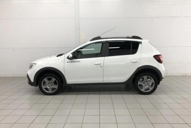 Renault Sandero II Рестайлинг с пробегом 2021 года, цена 1 385 000 рублей, 31466 км, хэтчбек, Автокод Объявления