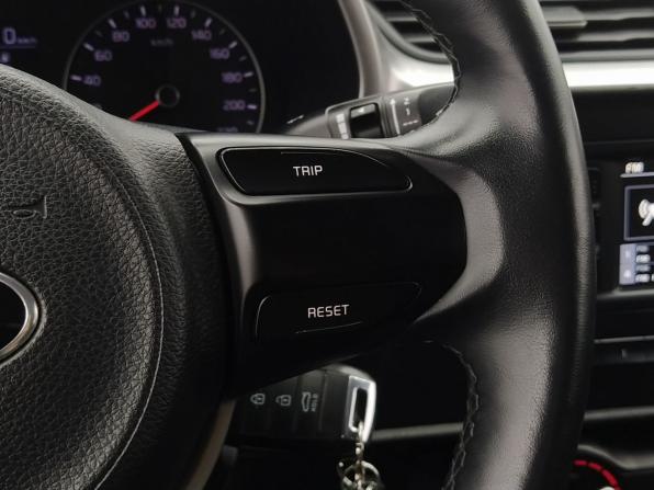 Kia Rio IV Рестайлинг с пробегом 2021 года, цена 1 449 000 рублей, 94500 км, седан, Автокод Объявления