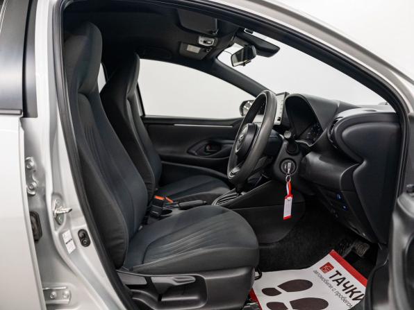 Toyota Yaris IV с пробегом 2021 года, цена 1 197 000 рублей, 113025 км, хэтчбек, Автокод Объявления