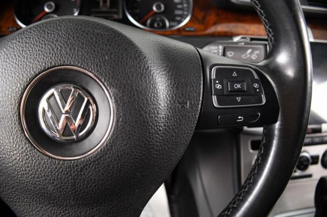 Volkswagen Passat B7 с пробегом 2012 года, цена 1 439 000 рублей, 270000 км, седан, Автокод Объявления
