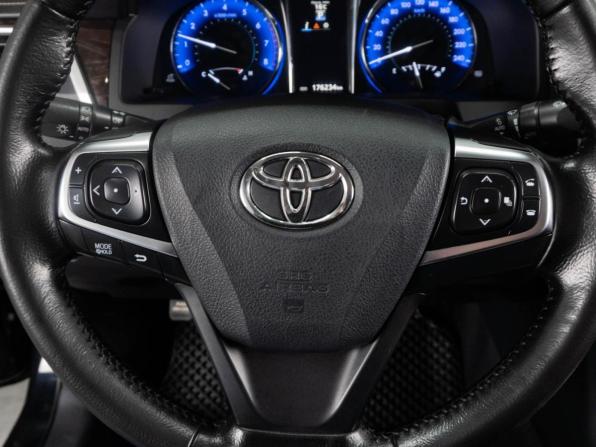 Toyota Camry VII (XV50) Рестайлинг с пробегом 2015 года, цена 1 799 000 рублей, 176234 км, седан, Автокод Объявления