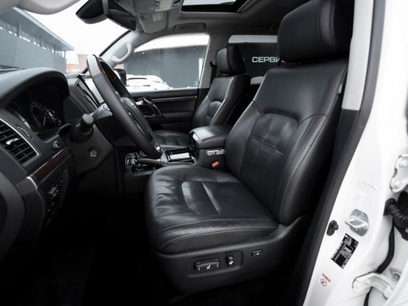 Toyota Land Cruiser 200 Series Рестайлинг 2 с пробегом 2017 года, цена 5 900 000 рублей, 197309 км, внедорожник, Автокод Объявления