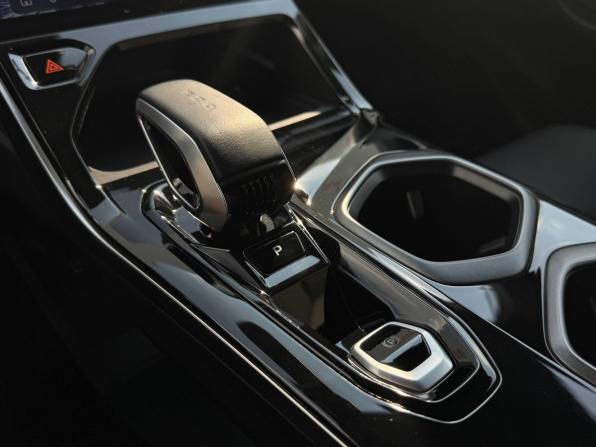 Geely Atlas II с пробегом 2024 года, цена 3 229 000 рублей, 14328 км, внедорожник, Автокод Объявления