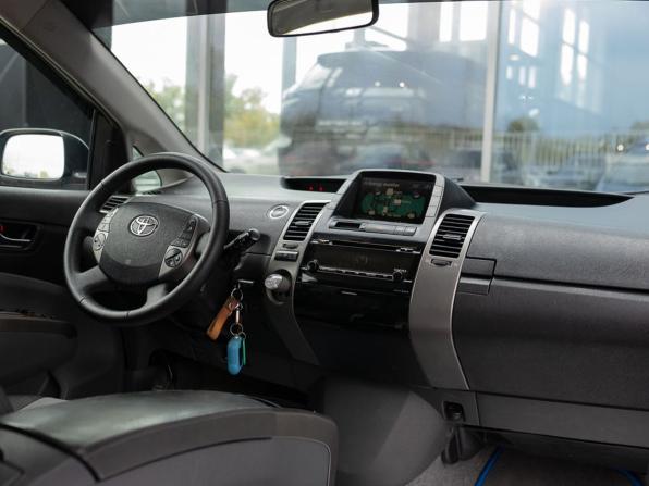 Toyota Prius II Рестайлинг (XW20) с пробегом 2008 года, цена 750 000 рублей, 307690 км, лифтбек, Автокод Объявления