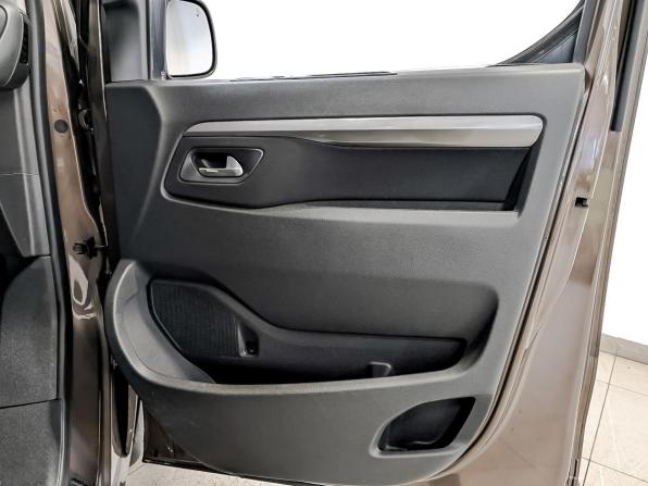 Citroen SpaceTourer I с пробегом 2018 года, цена 2 750 000 рублей, 101105 км, минивэн, Автокод Объявления