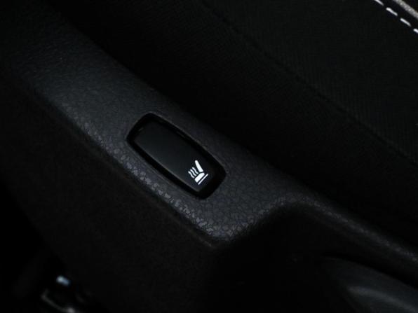 Renault Logan II Рестайлинг с пробегом 2019 года, цена 899 000 рублей, 176989 км, седан, Автокод Объявления