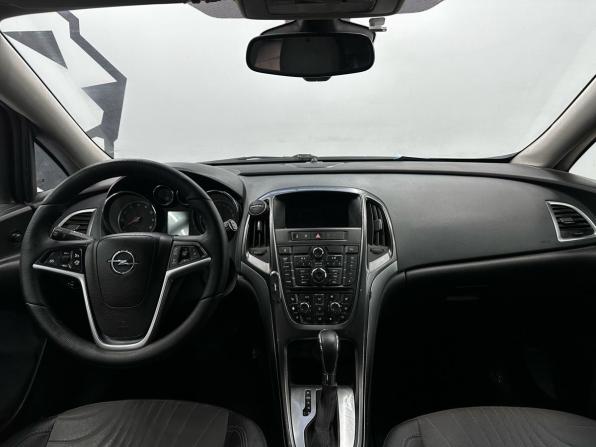 Opel Astra J Рестайлинг с пробегом 2013 года, цена 599 900 рублей, 366228 км, универсал, Автокод Объявления