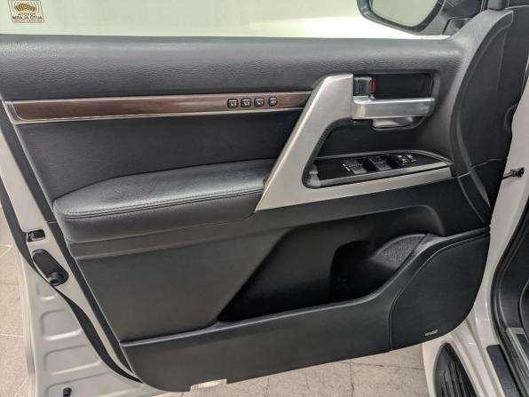 Toyota Land Cruiser 200 Series Рестайлинг 2 с пробегом 2020 года, цена 7 120 000 рублей, 117750 км, внедорожник, Автокод Объявления