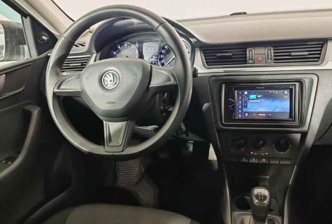 Skoda Rapid I с пробегом 2015 года, цена 970 000 рублей, 164298 км, лифтбек, Автокод Объявления