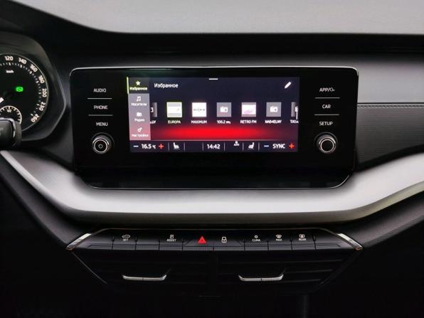 Skoda Octavia IV (A8) с пробегом 2021 года, цена 2 520 000 рублей, 89743 км, лифтбек, Автокод Объявления