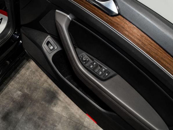 Volkswagen Passat B8 с пробегом 2017 года, цена 1 690 000 рублей, 162850 км, универсал, Автокод Объявления