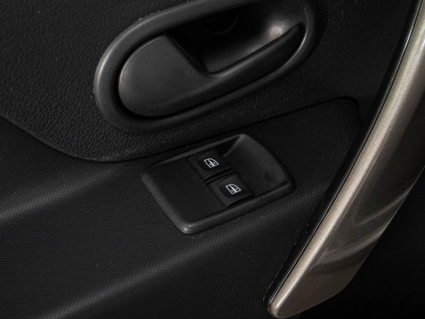 Renault Sandero II Рестайлинг с пробегом 2020 года, цена 1 374 000 рублей, 41221 км, хэтчбек, Автокод Объявления