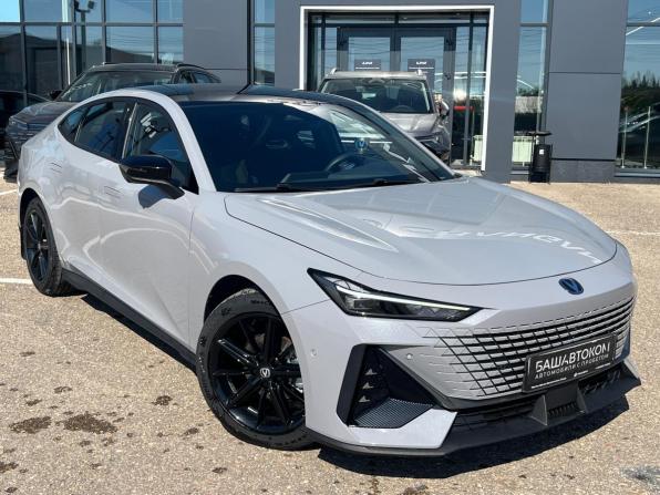 Changan UNI-V I с пробегом 2023 года, цена 2 290 000 рублей, 3679 км, лифтбек, Автокод Объявления