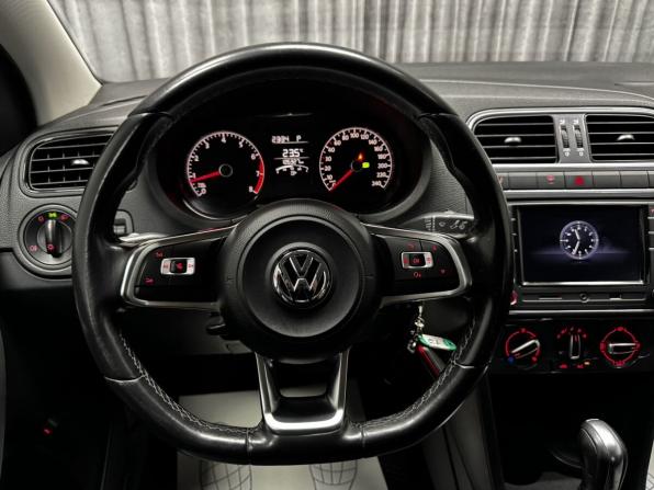 Volkswagen Polo V Рестайлинг с пробегом 2019 года, цена 1 220 000 рублей, 126327 км, седан, Автокод Объявления