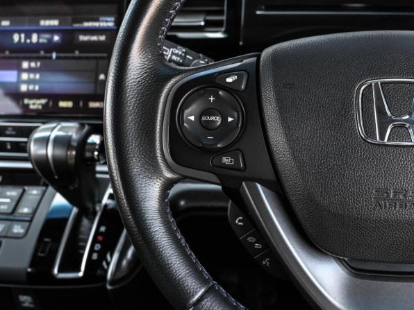 Honda Stepwgn V Рестайлинг с пробегом 2019 года, цена 2 739 000 рублей, 67217 км, минивэн, Автокод Объявления