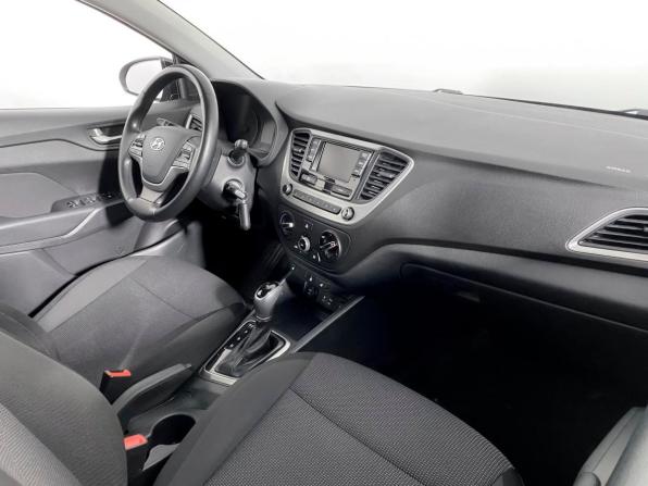 Hyundai Solaris II с пробегом 2017 года, цена 1 419 000 рублей, 120504 км, седан, Автокод Объявления