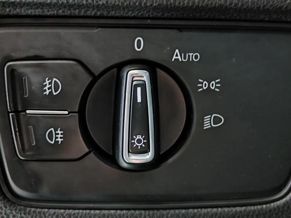Volkswagen Passat B8 с пробегом 2018 года, цена 1 600 000 рублей, 261459 км, универсал, Автокод Объявления
