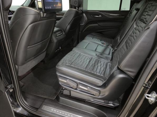 Cadillac Escalade V с пробегом 2023 года, цена 12 995 000 рублей, 87189 км, внедорожник, Автокод Объявления