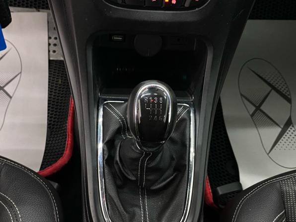 Opel Astra J Рестайлинг с пробегом 2011 года, цена 760 000 рублей, 210438 км, хэтчбек, Автокод Объявления