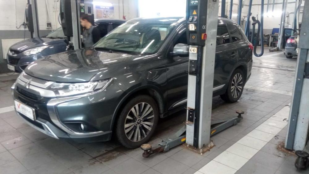 Mitsubishi Outlander III Рестайлинг 2 Санкт-Петербург  - изображение 1