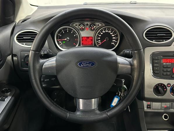 Ford Focus II Рестайлинг с пробегом 2010 года, цена 420 000 рублей, 180000 км, седан, Автокод Объявления