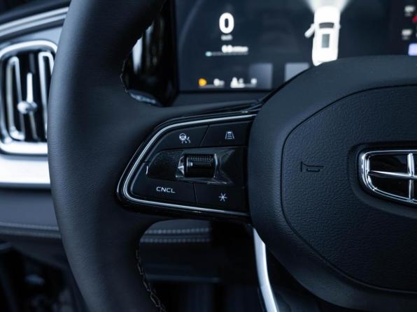 Geely Monjaro I Рестайлинг 2 с пробегом 2025 года, цена 4 095 000 рублей, 59 км, внедорожник, Автокод Объявления