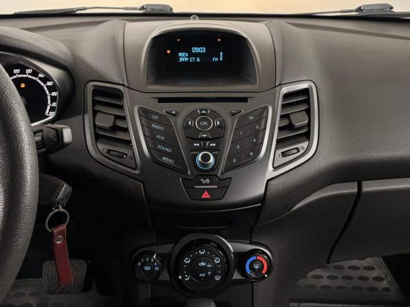 Ford Fiesta Mk6 Рестайлинг с пробегом 2018 года, цена 1 099 000 рублей, 49280 км, хэтчбек, Автокод Объявления