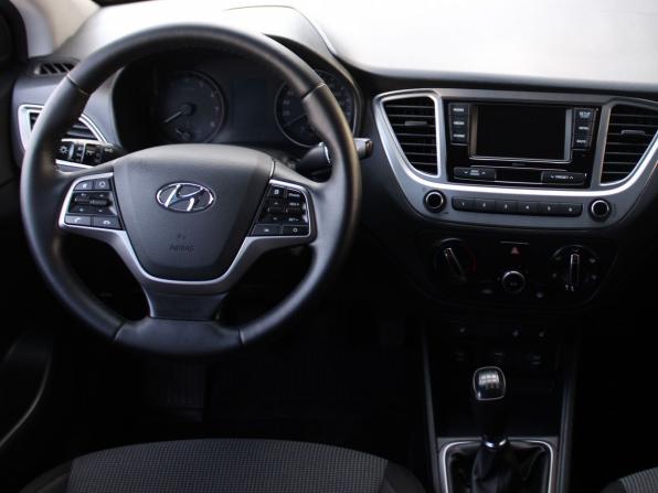 Hyundai Solaris II с пробегом 2019 года, цена 1 049 000 рублей, 145008 км, седан, Автокод Объявления