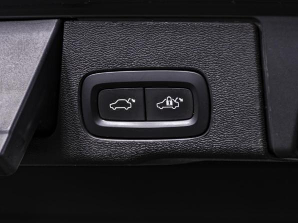 Volvo XC60 II с пробегом 2018 года, цена 4 100 000 рублей, 97000 км, внедорожник, Автокод Объявления