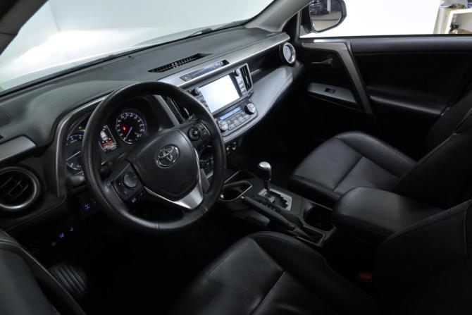 Toyota RAV4 IV (XA40) Рестайлинг с пробегом 2018 года, цена 2 570 000 рублей, 116000 км, внедорожник, Автокод Объявления