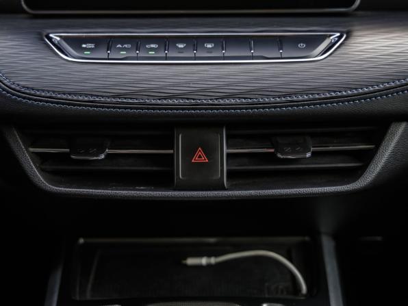 Haval Jolion I с пробегом 2023 года, цена 1 435 000 рублей, 105866 км, внедорожник, Автокод Объявления