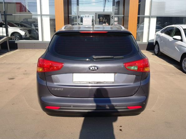 Kia Ceed II с пробегом 2013 года, цена 995 000 рублей, 210000 км, универсал, Автокод Объявления