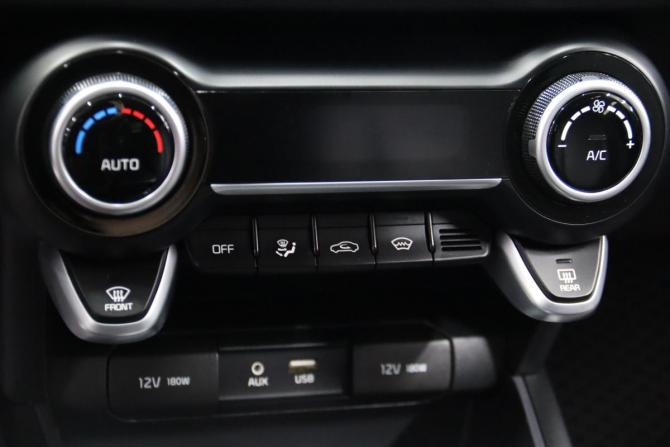 Kia Rio IV с пробегом 2018 года, цена 1 665 650 рублей, 77691 км, хэтчбек, Автокод Объявления
