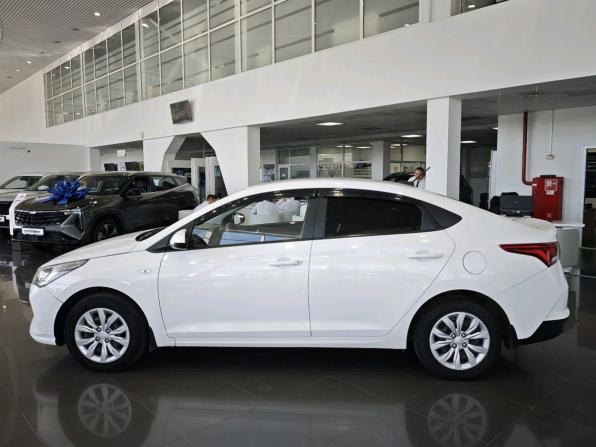 Hyundai Solaris II Рестайлинг с пробегом 2021 года, цена 1 399 000 рублей, 163000 км, седан, Автокод Объявления