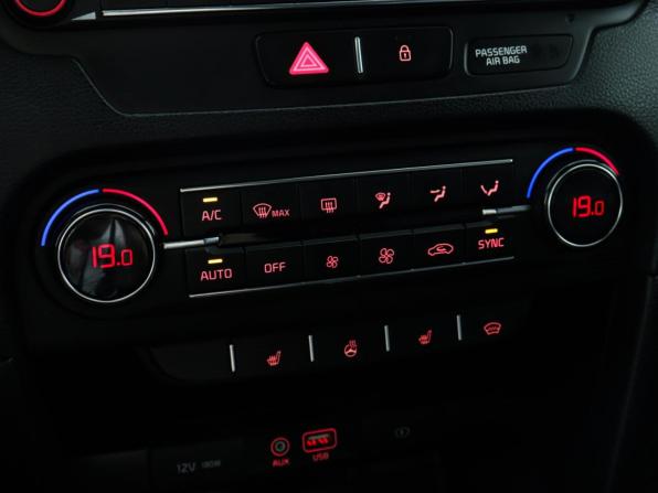 Kia Ceed III с пробегом 2019 года, цена 1 397 000 рублей, 171778 км, хэтчбек, Автокод Объявления