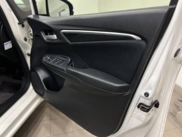 Honda Fit III Рестайлинг с пробегом 2017 года, цена 950 000 рублей, 167000 км, хэтчбек, Автокод Объявления