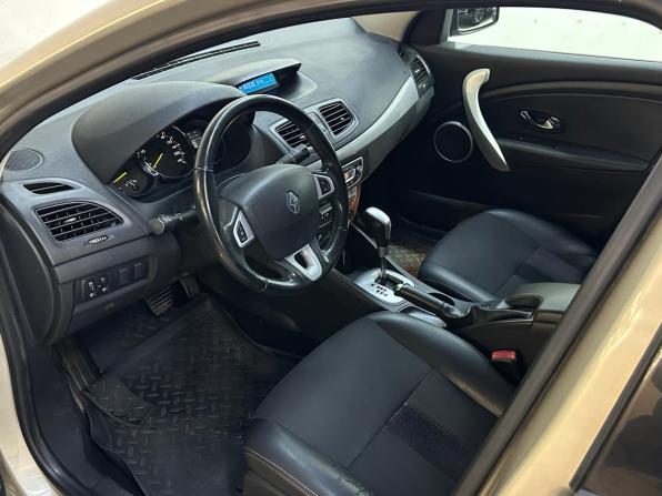 Renault Megane III Рестайлинг с пробегом 2012 года, цена 520 000 рублей, 233000 км, хэтчбек, Автокод Объявления