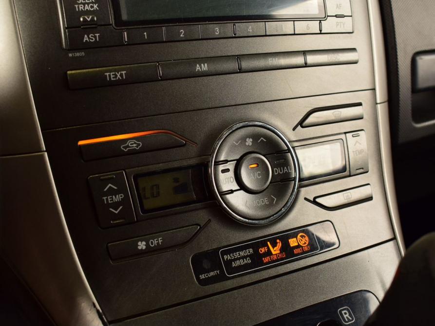 Toyota Auris I Кемерово  - изображение 16